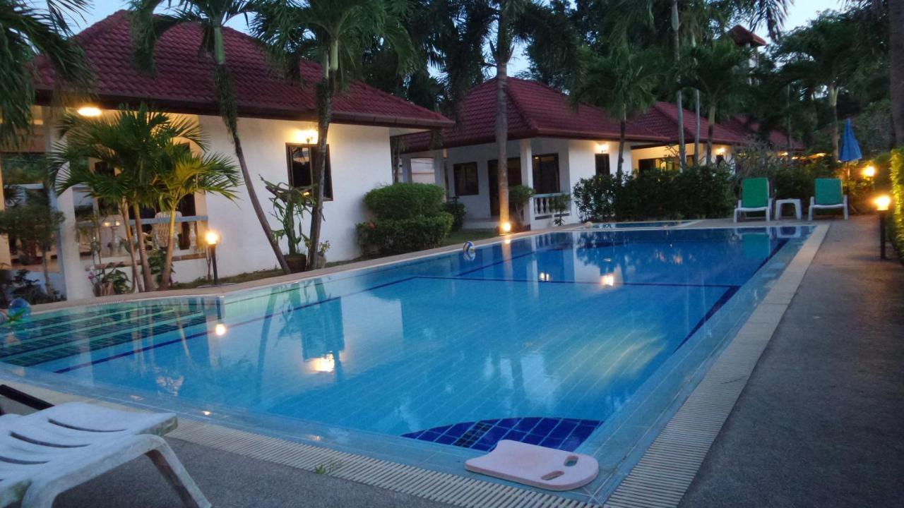สไมล์ เฮาส์แอนพูล Hotel Rawai ภายนอก รูปภาพ