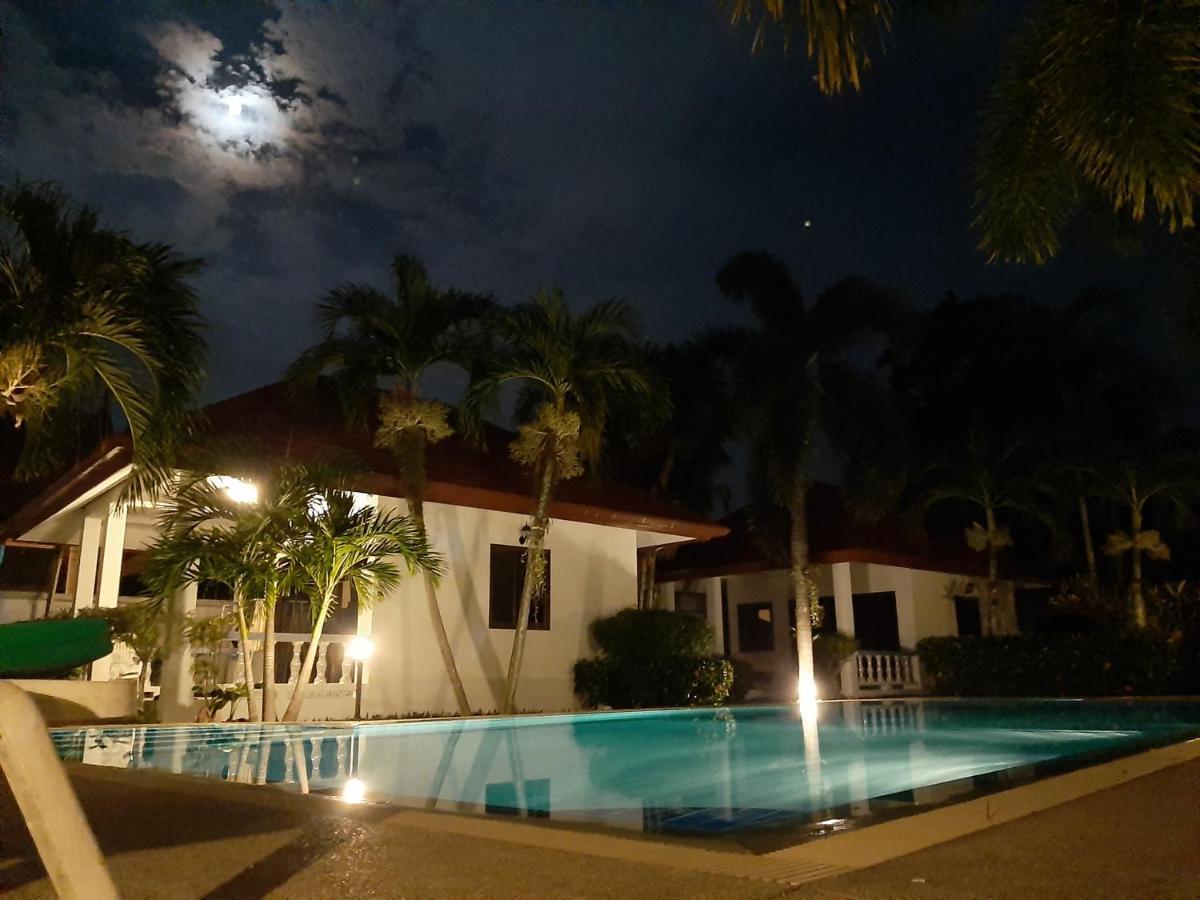 สไมล์ เฮาส์แอนพูล Hotel Rawai ภายนอก รูปภาพ