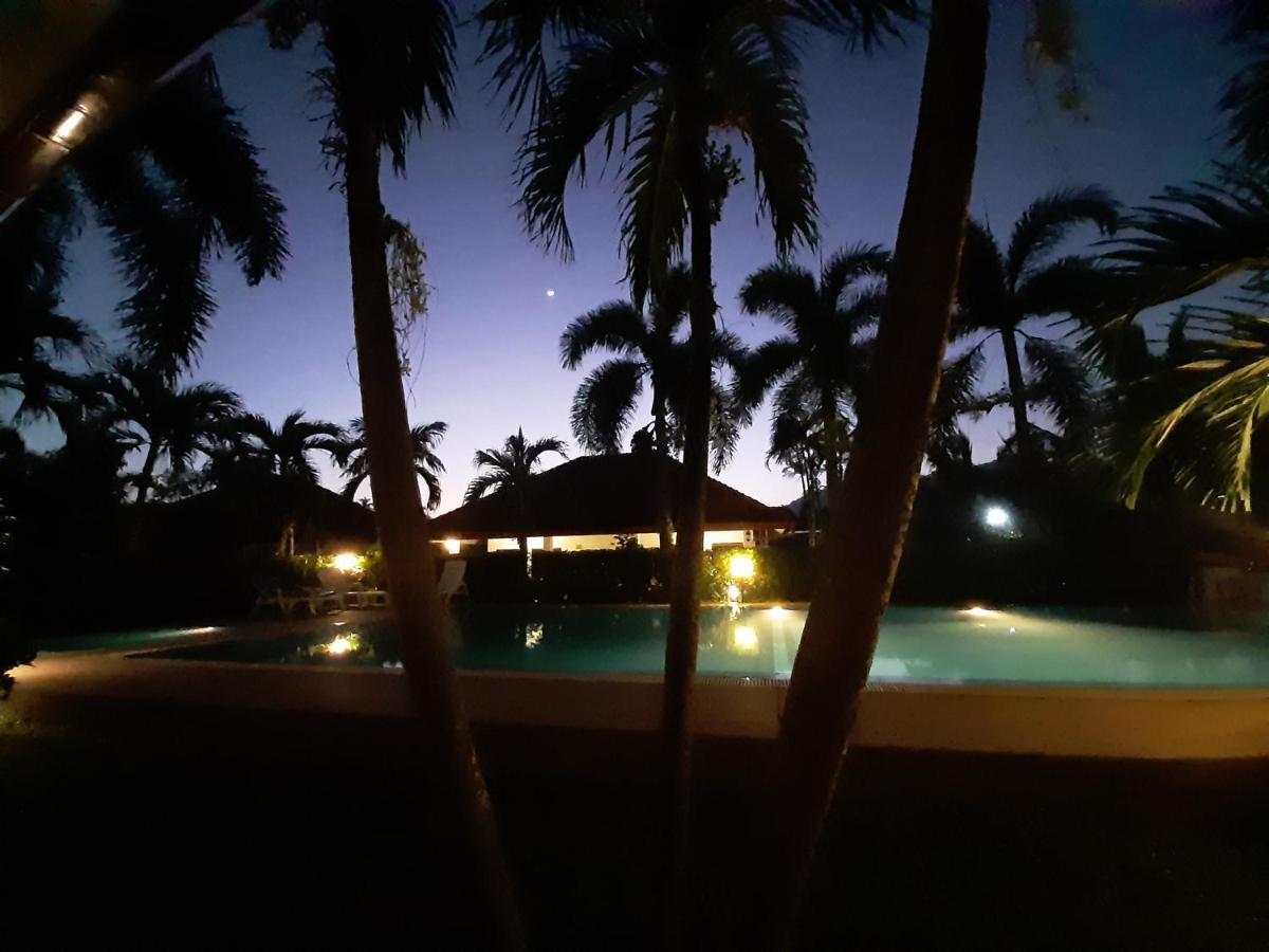 สไมล์ เฮาส์แอนพูล Hotel Rawai ภายนอก รูปภาพ