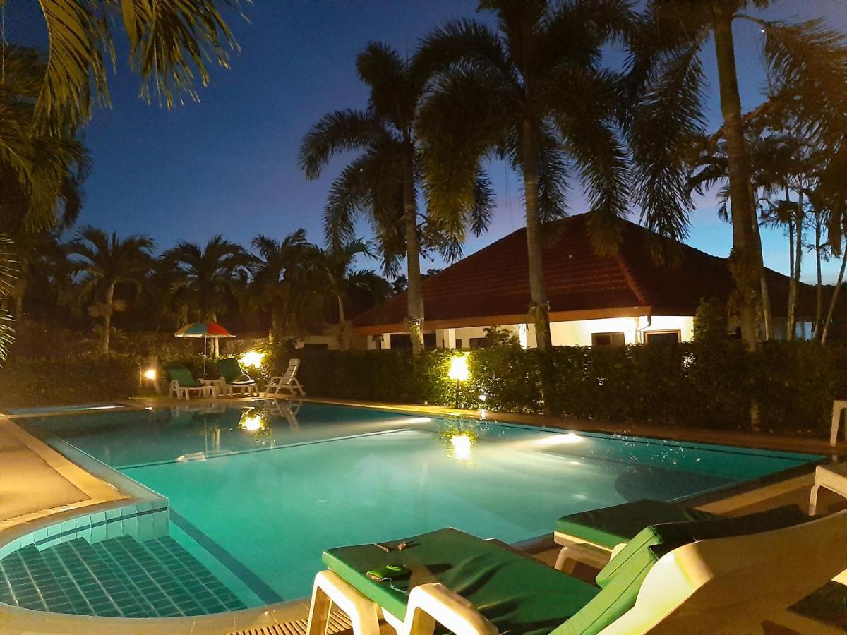 สไมล์ เฮาส์แอนพูล Hotel Rawai ภายนอก รูปภาพ