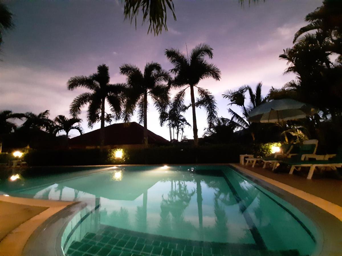 สไมล์ เฮาส์แอนพูล Hotel Rawai ภายนอก รูปภาพ