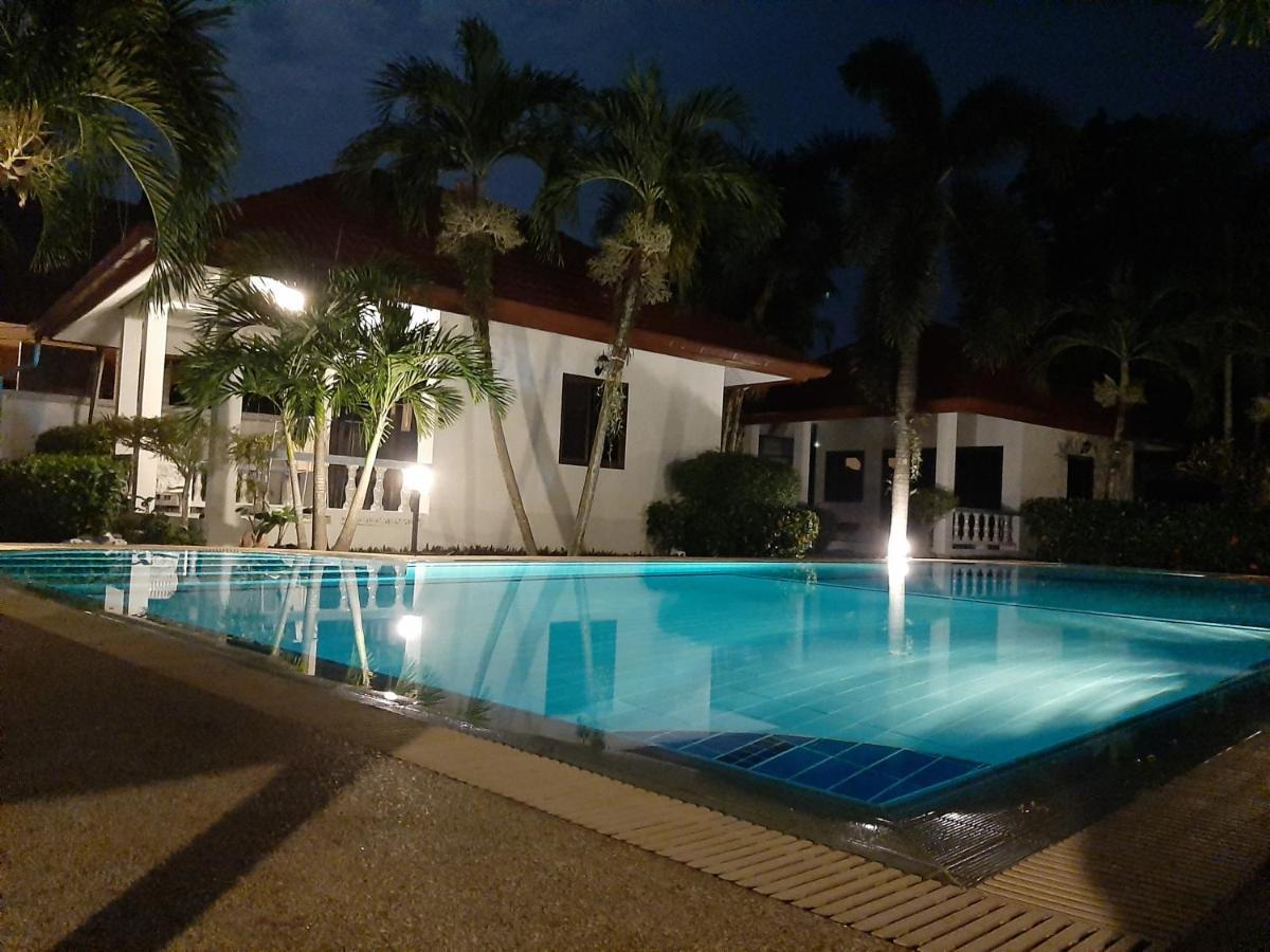 สไมล์ เฮาส์แอนพูล Hotel Rawai ภายนอก รูปภาพ