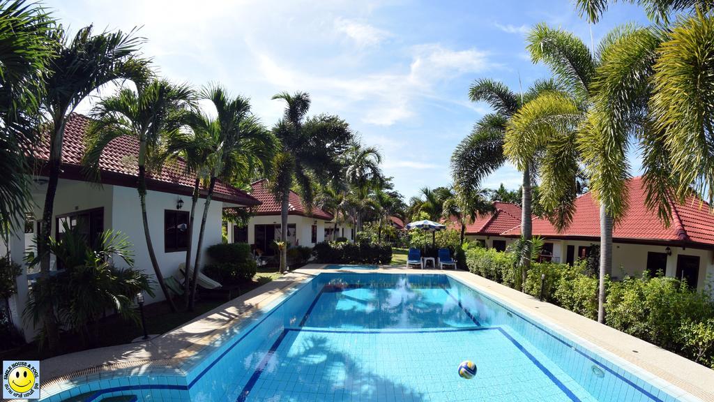 สไมล์ เฮาส์แอนพูล Hotel Rawai ภายนอก รูปภาพ